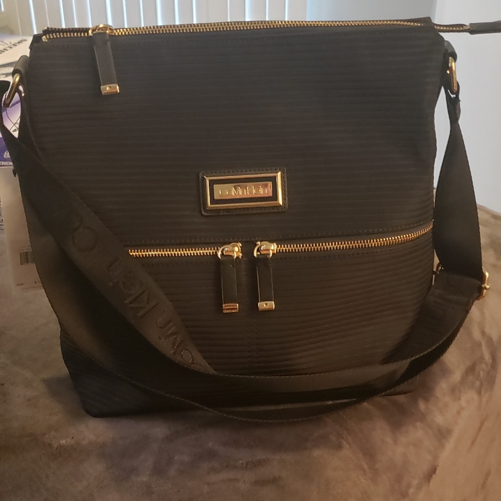 NWOT CALVIN KLEINBelfast Mini Crossbody Bag